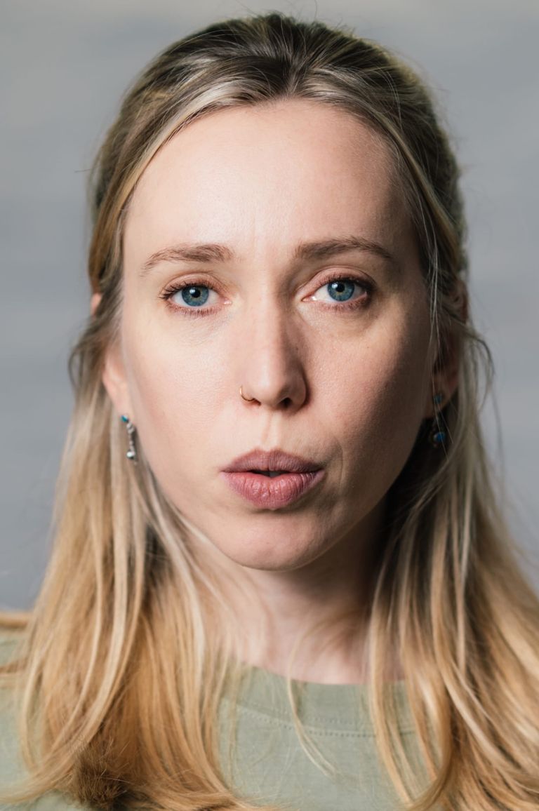 alba emoting Johanna Bernhardt Emotion 7